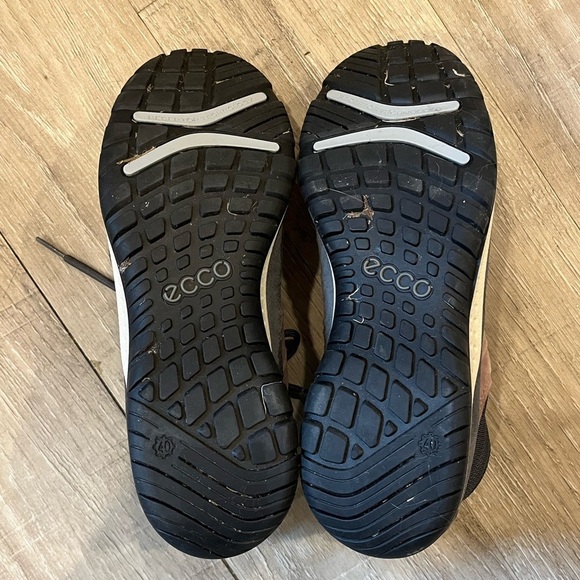 ECCO Women's Tan Sneaker Boots US 9 - 9.5, Euro 40 - Picture 8 of 13